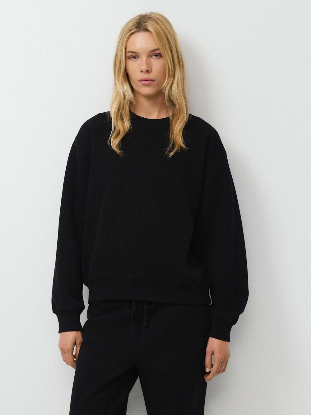 TNA x Aritzia Black Crewneck Sweatshirt